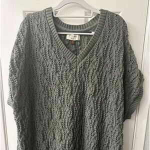Sonoma Life + Style Woman green sweater knit sleeveless pullover. Never Worn